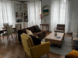 La Villa Louana 2 Charme de l'ancien au cœur de ville，位于奥比松的酒店