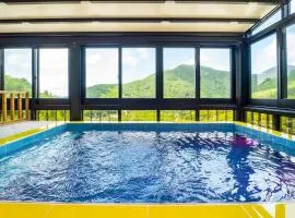 Geoje hillstory poolvilla