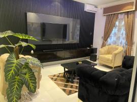 RichJ Luxury Apartments，位于Ebowe的酒店