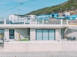 Namhae Staydan Pool Villa