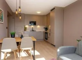 2 bedroom appartment - walking distance to the Technology Park, City Center & Uni - Fully furnished