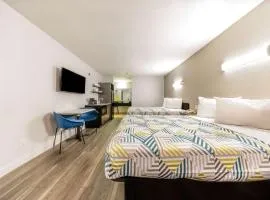 Studio 6 Fort Worth, TX - Stockyards East