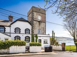 The Old Coastguard Tower Buncrana，位于班克拉那的酒店