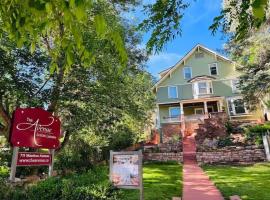 The Avenue Historic Mansion in DT Manitou Springs，位于马尼温泉的酒店