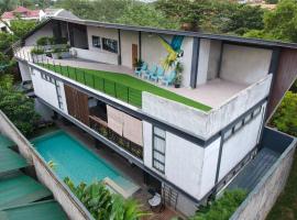 Lambana Villa - Casa Tropica Modern Villa，位于卡兰巴的酒店