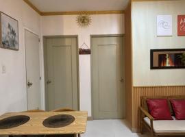 2BR Condo in Poblacion Davao FREE Po Access，位于Cabaguio的酒店