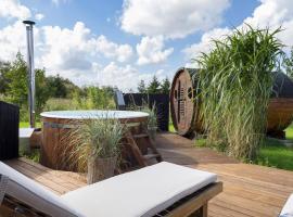 Holiday Home Ballesvej，位于&Oslash;ster Assels的带热水浴缸的酒店