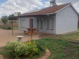 Titambire pacape of Willowgardens Airbnb in Harare，位于哈拉雷的度假屋