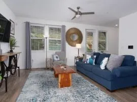 Luxury 2BR 2 bath Townhouse w Garage Near Oak Mt