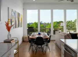 NEW Urban Elegance - Scenic 2BR City Views