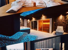 MOZAIK APARTMENTS & SPA - Modern 4-Star Apartments with Exclusive Private SPA WELLNESS in the City Center - SAUNA, JACUZZI, TURKISH BATH - FREE PARKING, Wi-FI - Rooms & Apartments Cuprija，位于丘普里亚的带按摩浴缸的酒店