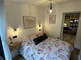 Le Briand Appartement 4étoiles Nancy Thermal Cosy avec Terrasse Wifi，位于拉肖的酒店