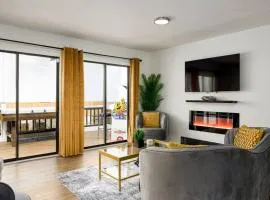 Grey Sapphire Hideaway - 2BR 2BA w Arcade & Pool