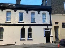 Victorian Town House in the Heart of Dover，位于多佛尔的酒店