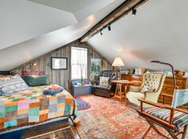 Cozy Catskills Vacation Rental with Deck!，位于Fleischmanns的酒店