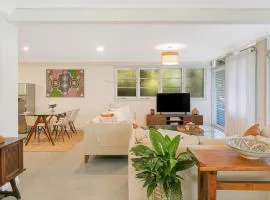 Glenelg Apartment