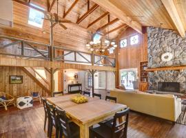 Craftsman Style Cabin In The Heart Of Sonoma- Includes Wine Tasting Passport，位于索诺玛的酒店