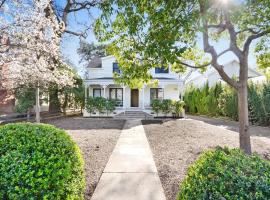 Auberge Sonoma Penthouse - Includes Wine Tasting Passport，位于索诺玛的酒店