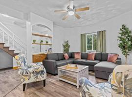 New Luxury House in the Heart of Janesville，位于简斯维尔的酒店