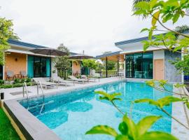 Cheeva Pool Villa Khao Lak，位于蔻立的度假屋