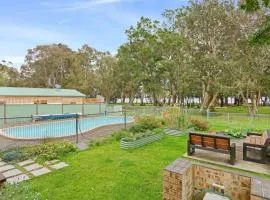Waterfront Pet Friendly Abode Toukley NSW