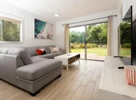 Blissful Beachfront Apartment Broulee