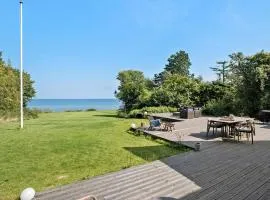 Gorgeous Home In Holbæk With Kitchen