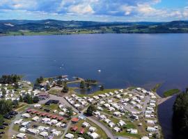 斯维斯特兰达露营地，位于Gullor的酒店