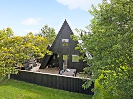 Cozy Home In Farsø With Wifi，位于Farsø的酒店
