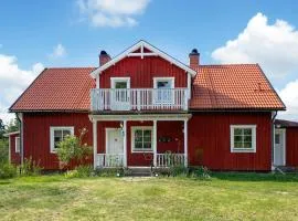 Awesome Home In Mönsterås With House Sea View