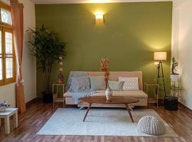 AC 1BHK in Lower Dharamsala with power backup，位于达兰萨拉的酒店