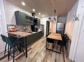 Appartement charmant à Savignac-les-Ormeaux, 56 m², balcon，位于萨维尼亚克莱奥尔莫的酒店