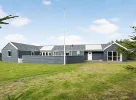 Beautiful Home In Farsø With Wifi