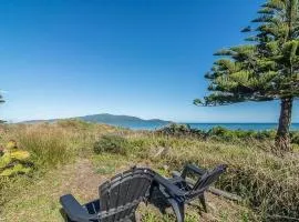 Beachfront Getaway - Waikanae Beach Holiday Home