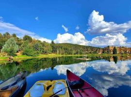 Revered Hidden Lake Lodge East Zion & Bryce，位于格伦代尔的海滩酒店