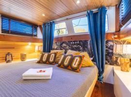 Bateau Le Nubian，位于纳博讷的船屋