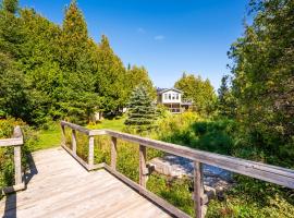 Kayak Cove - Tobermory，位于托伯莫里的酒店