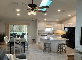 Delia Place Sunny Florida Lanai Retreat