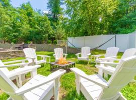 Hot Tub-King Suite-Fenced Yard-Game Room-Fire Pit