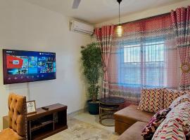 3 bedroom mombasa CBD with AC，位于蒙巴萨的酒店