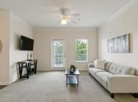 Verandas 1931I Serene Oasis W Modern Convenience