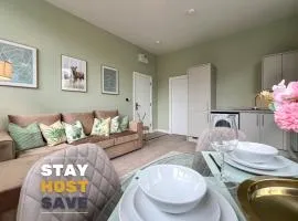 Boutique City Apartments - Stylish Suites, Close to City Centre - Hosted by Stay Host Save