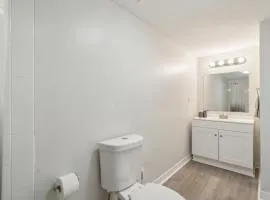 Pine Brook 808 I Your Newark Retreat I Pool & Gym