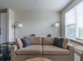 Landing at Enclave at Woodland Lakes - 1 Bedroom in The Woodlands