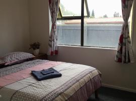 3 Beds Shed, 6 Chapman Place, Rotorua，位于Koutu的酒店