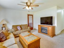 Vacation Rental Near South Dakota State University，位于布鲁金斯的酒店