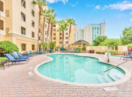 Apartment with Pool Hot Tub - Near Universal Studios，位于奥兰多的酒店