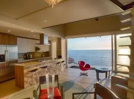 1 BR Stunning View 1200 SF Loft Penthouse with 2 Bathrooms