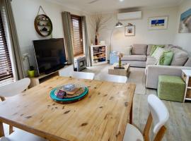 Clifton Cottage by Experience Jervis Bay，位于圣殿海岬的酒店