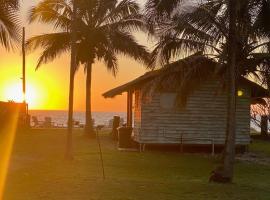 Belle's on Ballow - Kookaburra Lodge - Absolute Waterfront，位于Amity Point的酒店